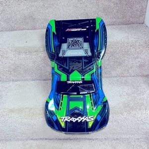 Traxxas Slash 4x4 painted body 1/10th scale like new never used, Good luck!!!